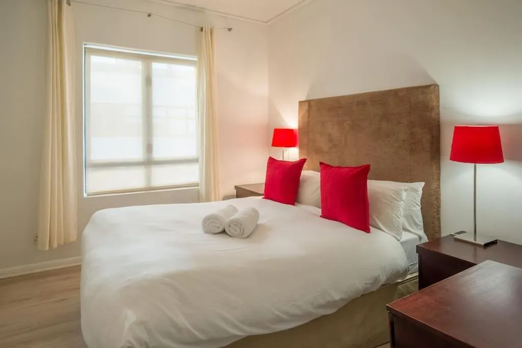 Apartment 3-Bed City Center Spacious & Secure Cape Town