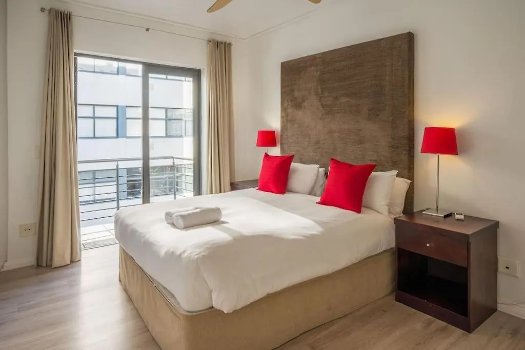 Apartment 3-Bed City Center Spacious & Secure Cape Town